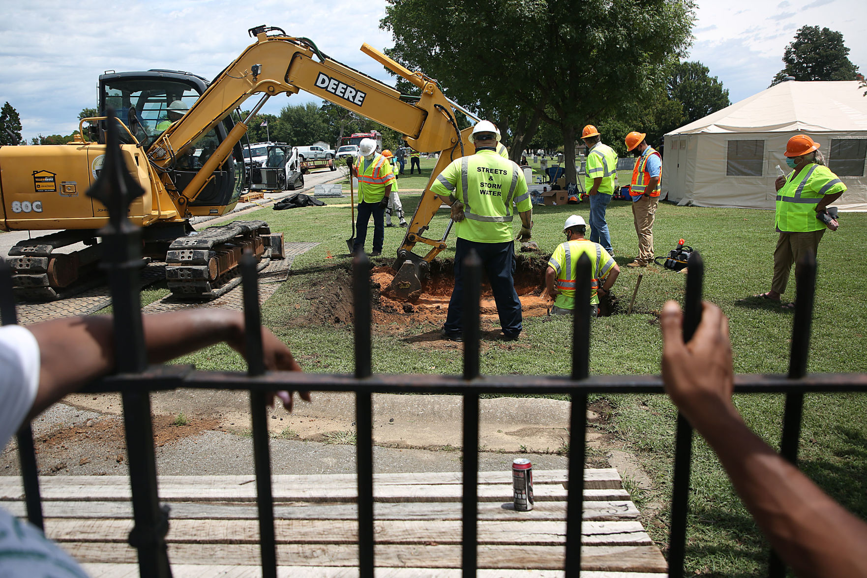 Mass graves search